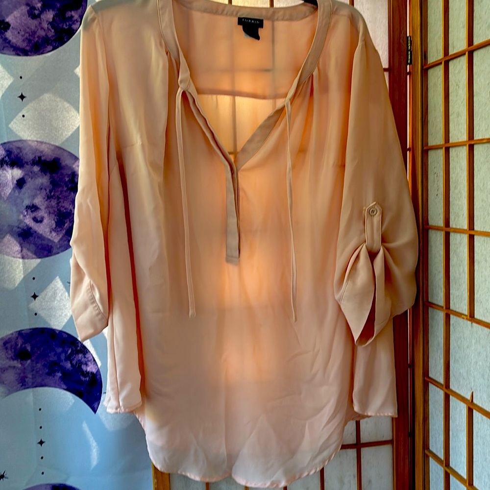 Torrid Size 1 Peach Georgette tie neck blouse